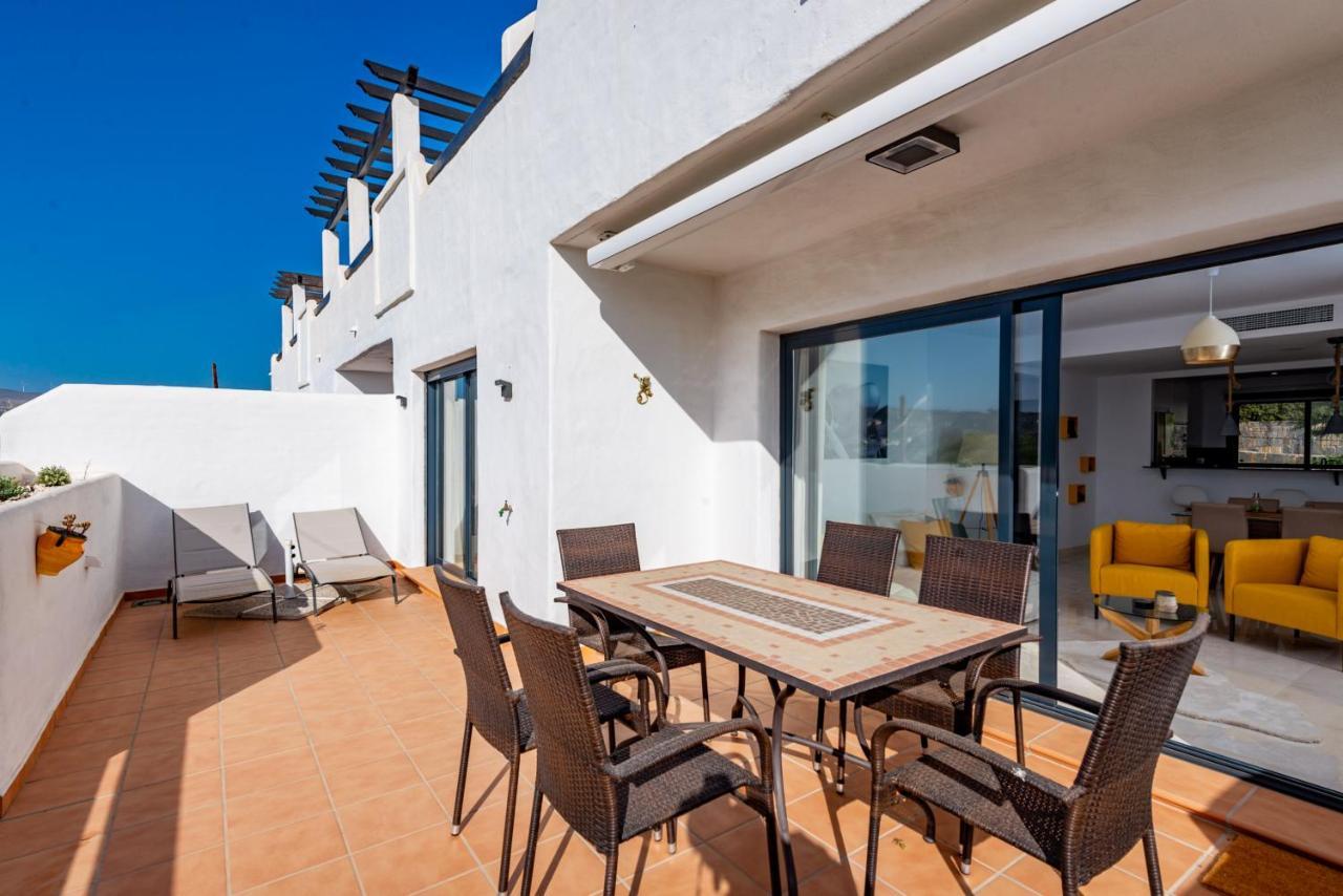 Lotus 2401 - Beautiful Apartment With Pool & Sea View كاساريس المظهر الخارجي الصورة